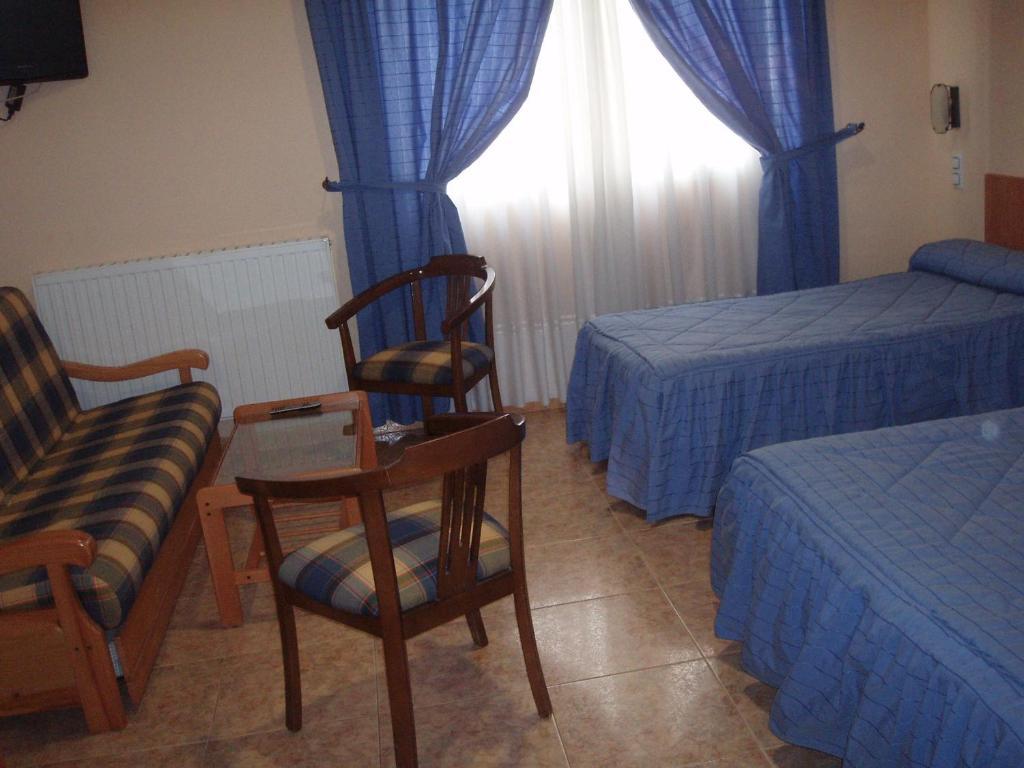 Hotel Los Hermanos Ocaña Zimmer foto